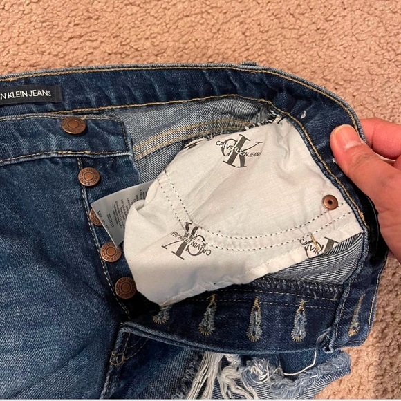CALVIN KLEIN denim ripped short - Picture 2 of 10